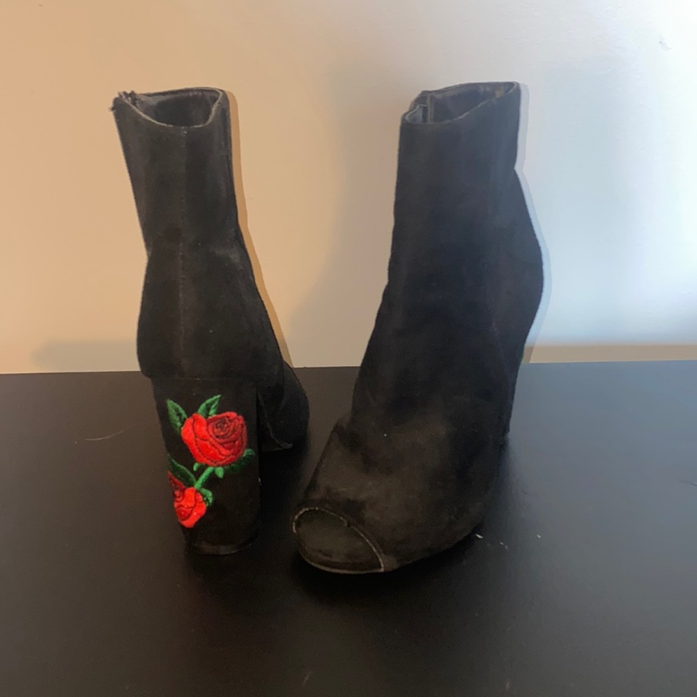 Black heel booties